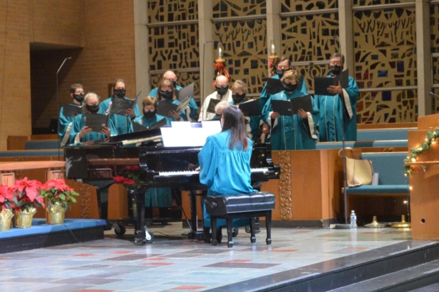 A picture of Central UMC's Chancel Choir during Christmas Eve worship