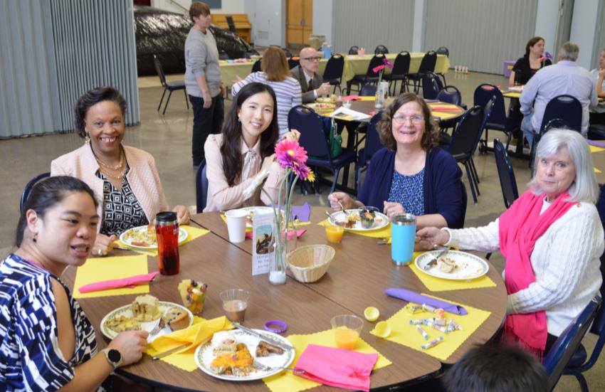 A picture of people at the Palm Sunday breakfast at Central UMC in Waterford MI